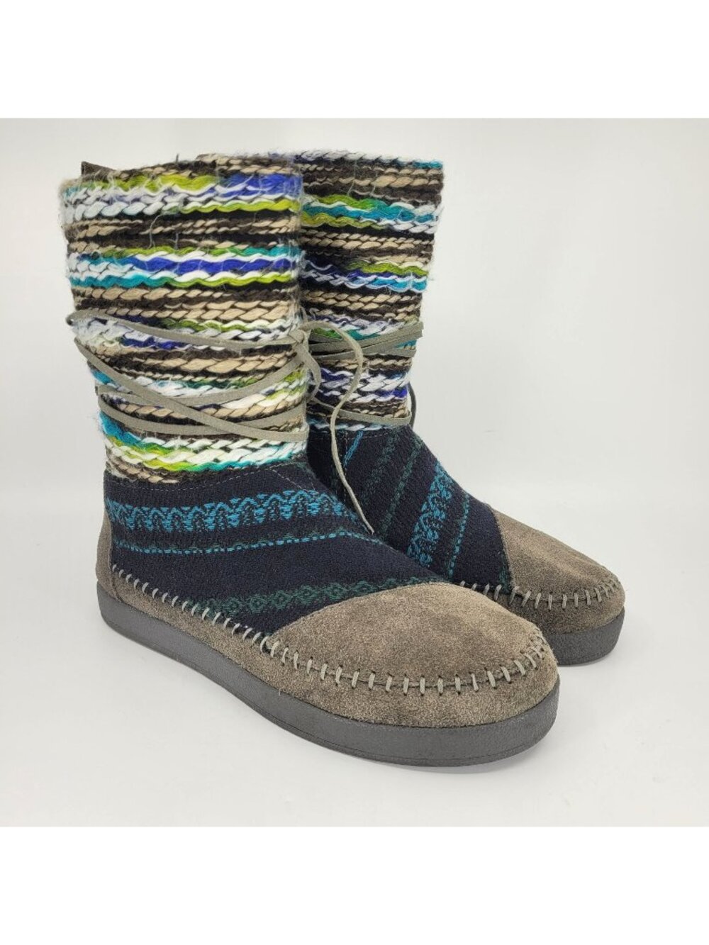 TOMS Nepal Yarn Boots Moccasin Women's Size 7.5 Suede Knit Grey Winter Fleece